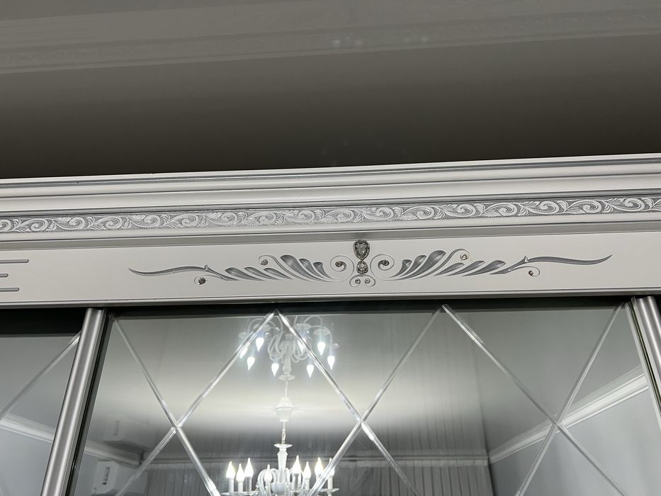 Шкаф купе в идеальном состоянии