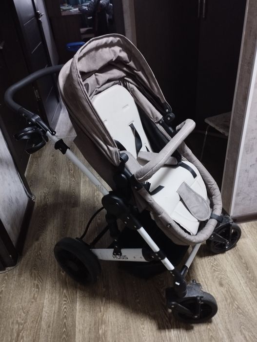 Продам коляску детскую