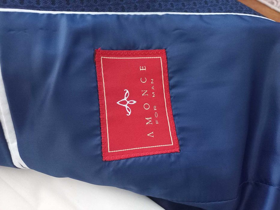 Мъжки костюм,Тъмно син.