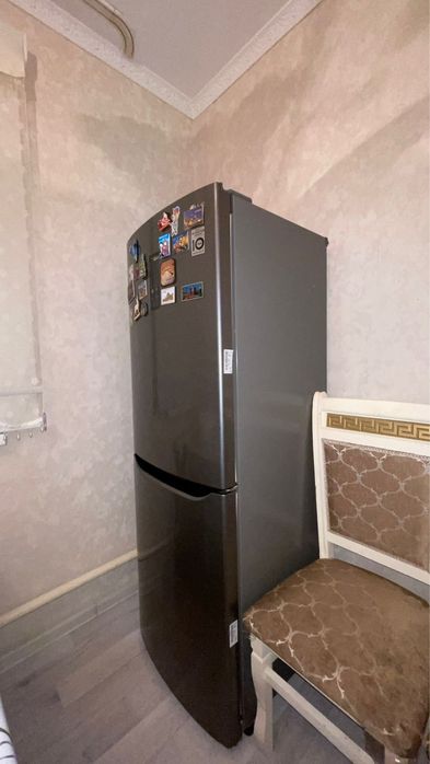 Стул стуля, люстра , стр машина, холодильник , телевизор!