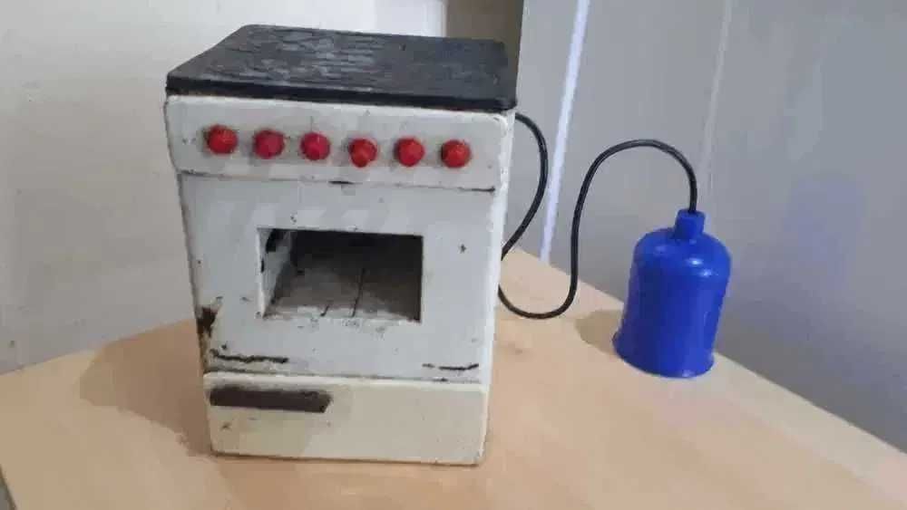 Jucarie - Aragaz cu butelie fabricat din tabla anii 60