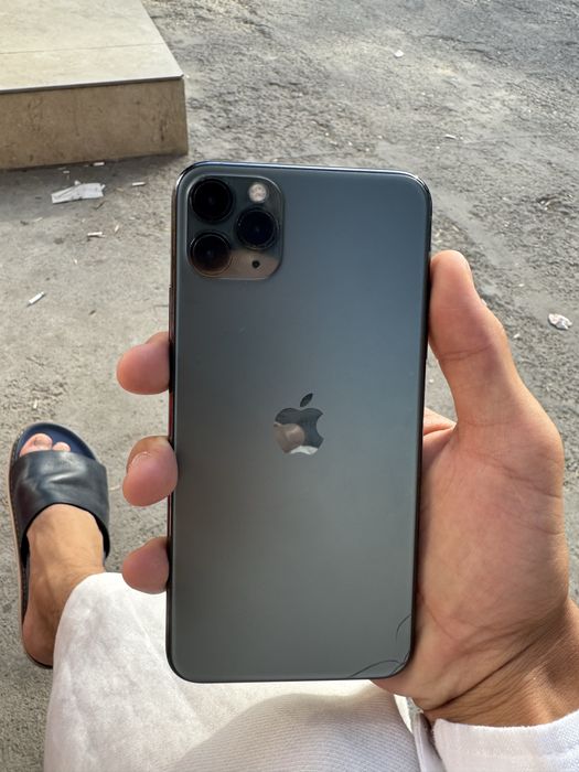 Iphone 11 pro max sotiladi