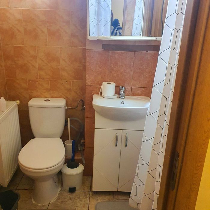 Inchiriez apartament