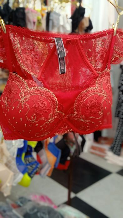 Komplekt ichki kiyimlar