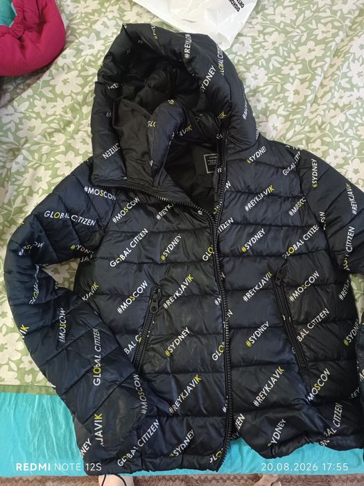 Продаю куртку женскую s ostin