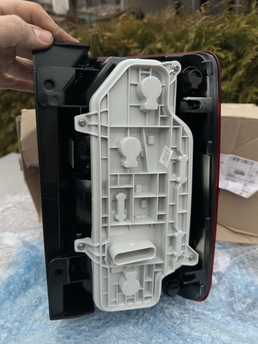 Заден ляв стоп Caddy IV 2016-2020