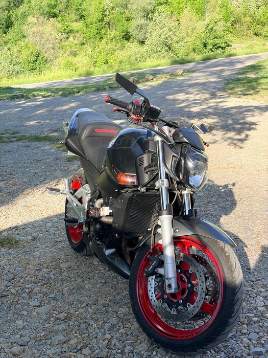 Suzuki gsr600 2008