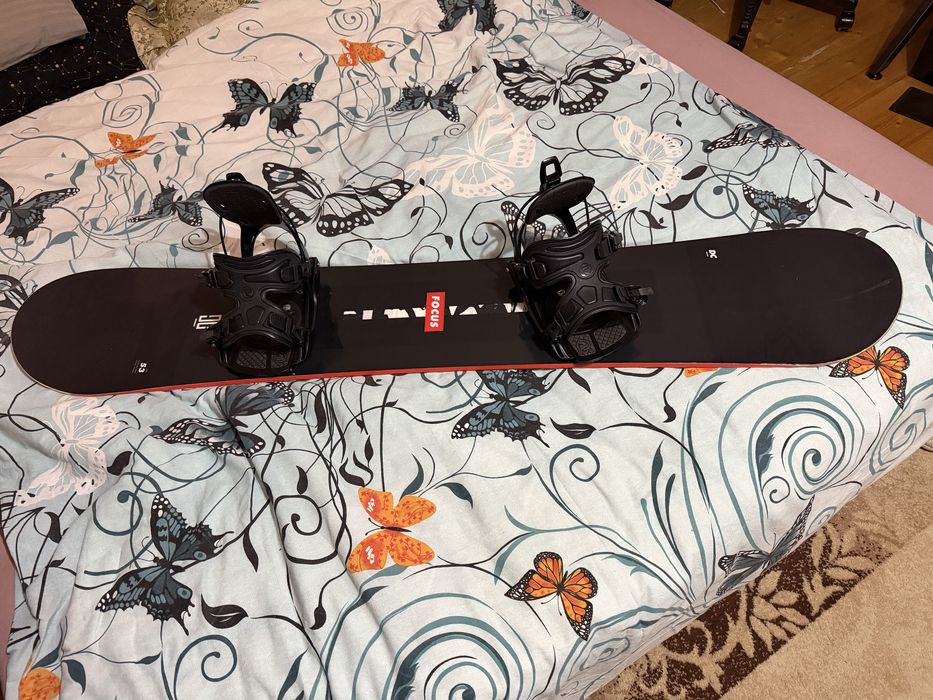 Vand placa snowboard DC Focus + legaturi 153 cm