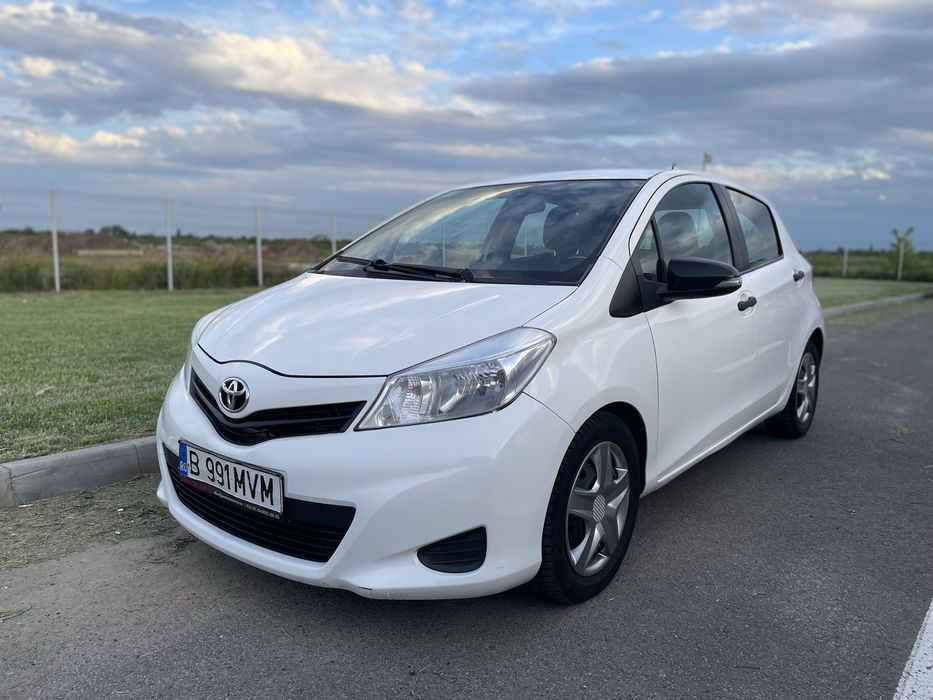 TOYOTA Yaris 2014