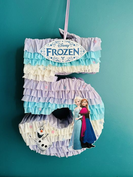 Пинята Frozen / Елза и Ана