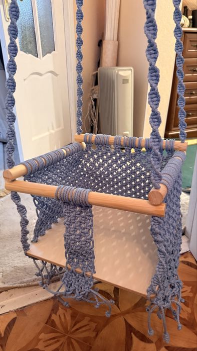 Подвесная качеля