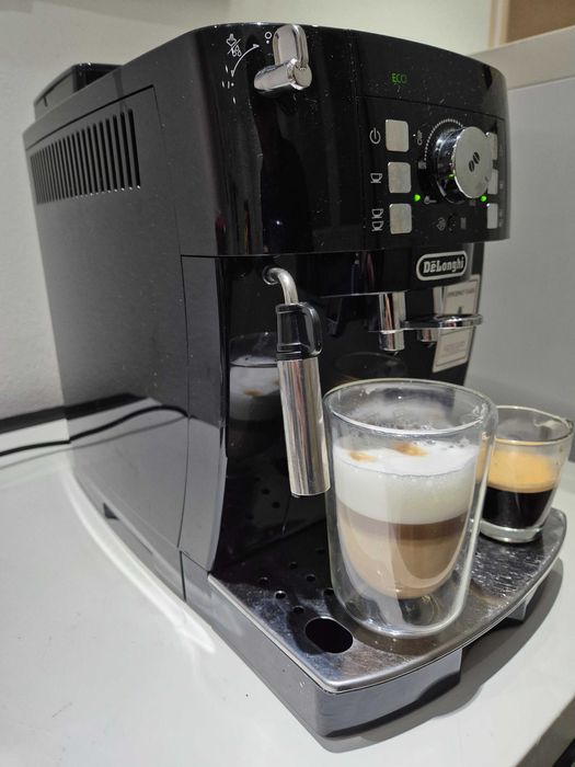 Espressor DeLonghi Magnifica S – funcționează impecabil!