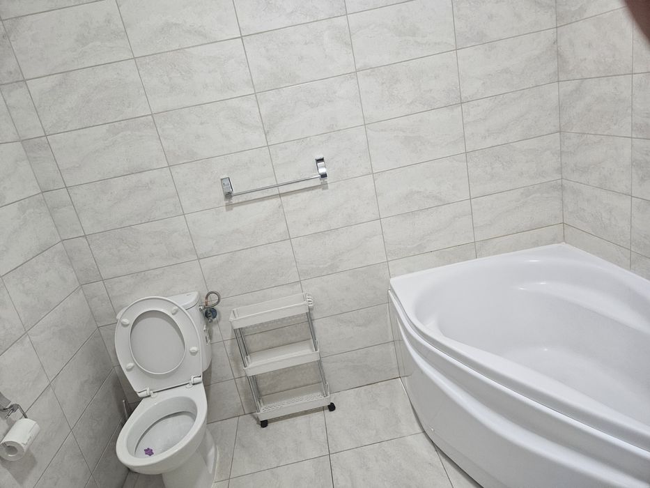 Inchiriez Studio 42 mp decomandat