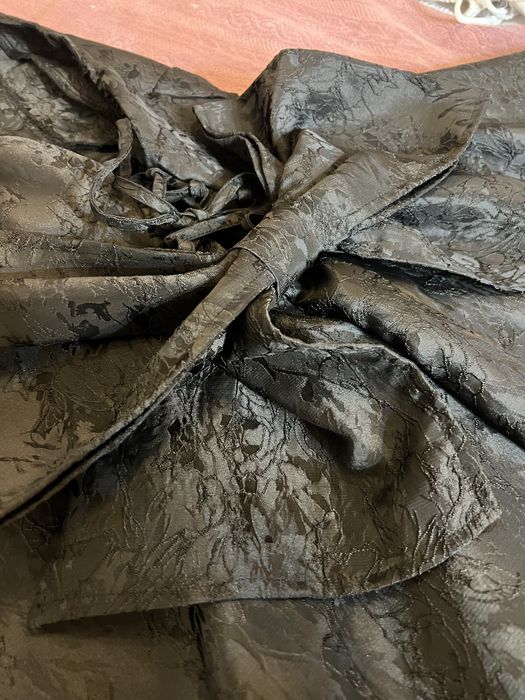 Ефектна черна рокля