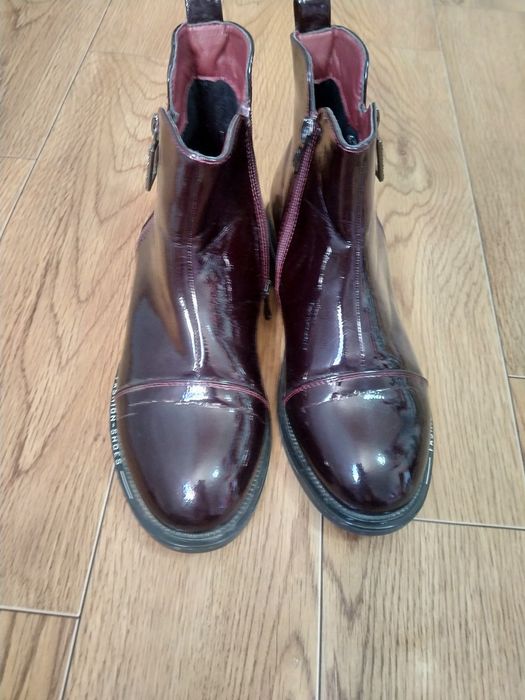 Обовь продаю полуботинки