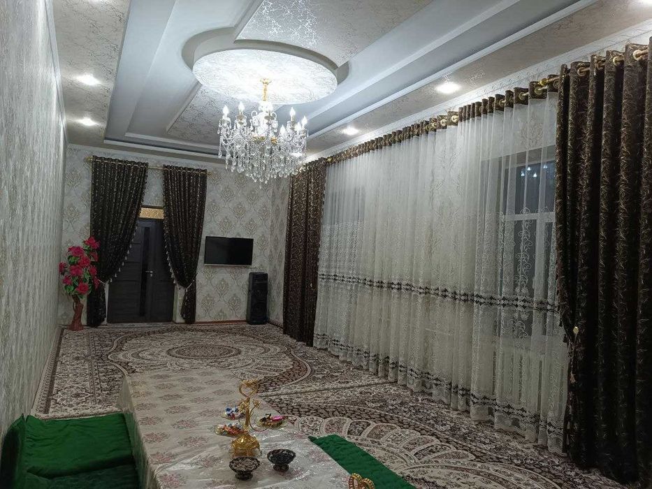 Навоий шаҳар Гулистон-3 массивида  ховли сотилади