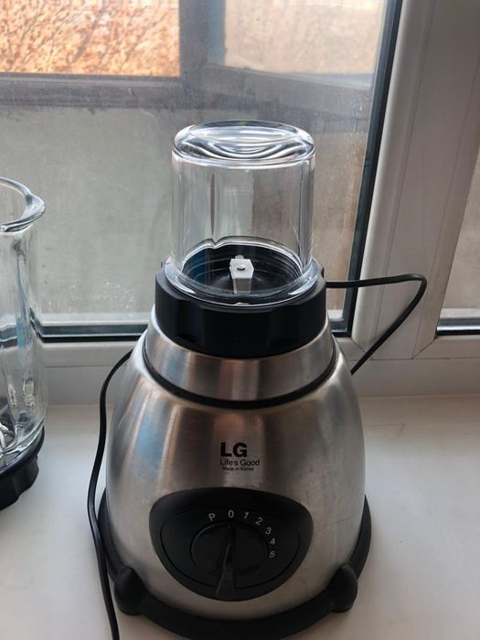 Продам блендер LG