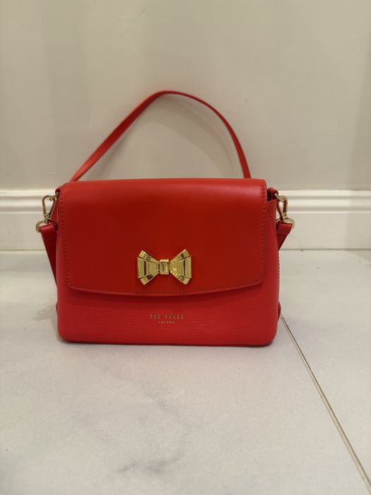 Червена чанта Ted Baker