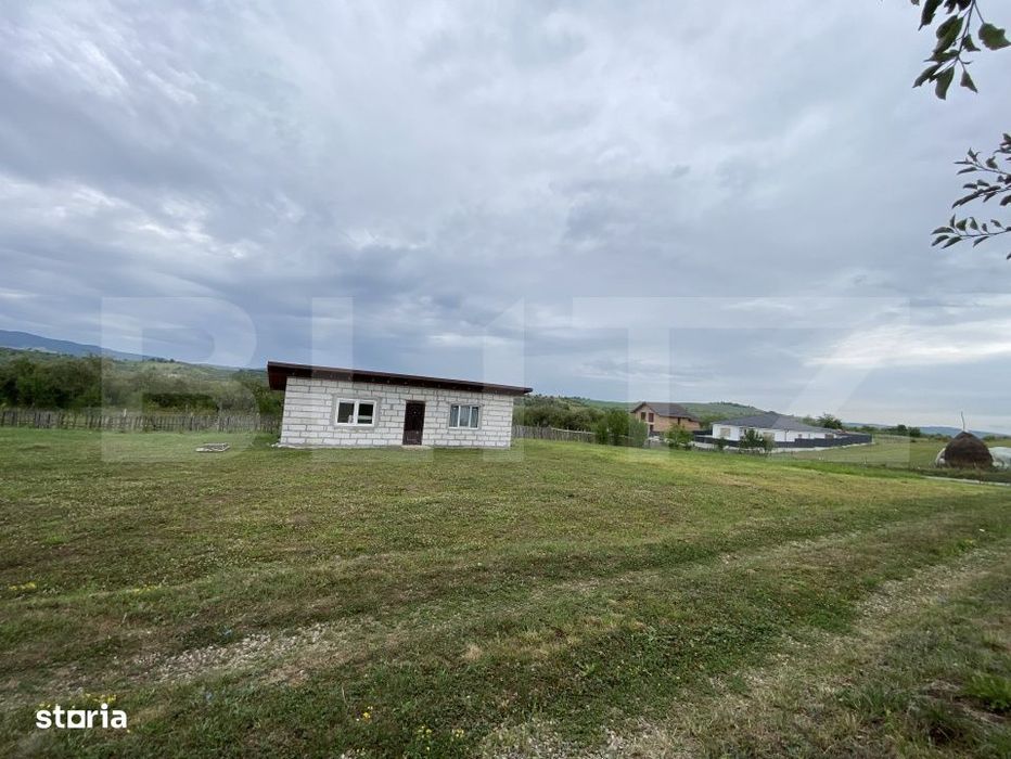 Casa de vanzare, 15 arii de teren, 15 minute de Bistrita