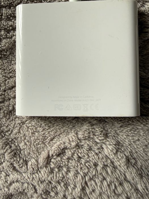 Adaptorul Apple HDMI USB-C USB-A
