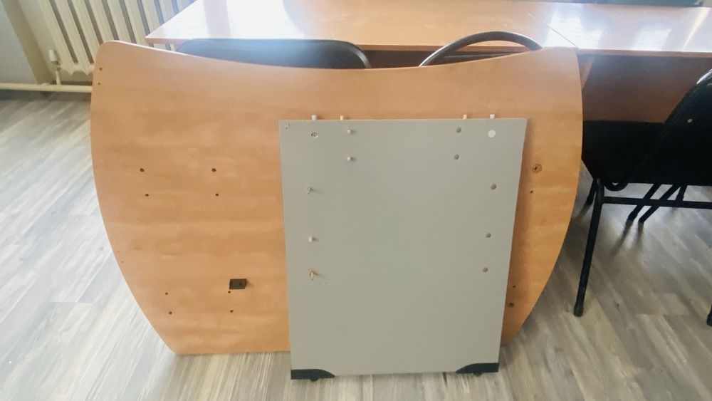 Офисный стол большой