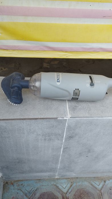 Перезаряжаемый ручной пылесос ИНТЕХ