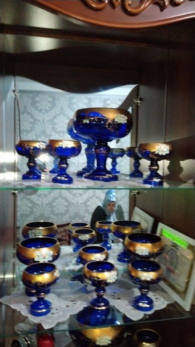 Набор из синего богемского стекла с лепкой (12 предметов)