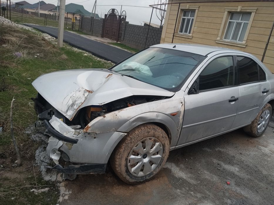 Битый форд мондео 2001