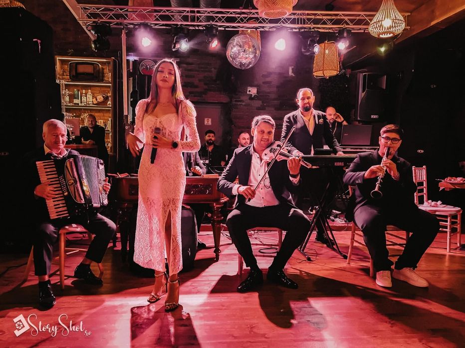 Formatie Nunta  MUZICA LIVE SI DJ