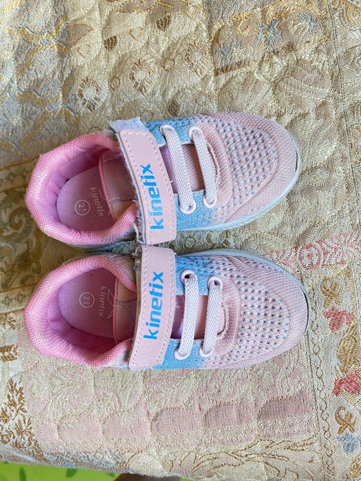 Кроссовки 21 и 23 размер