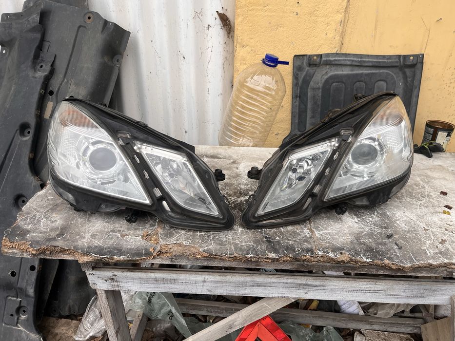 Фарове без ксенон Мерцедес Е W212 / Фар