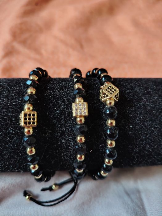 Brățară onix cu bile aurite și pietre