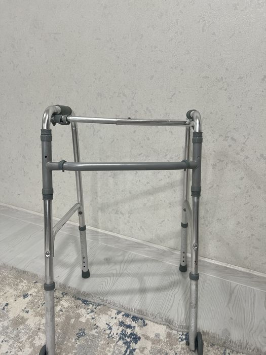 Продам.    ходунки