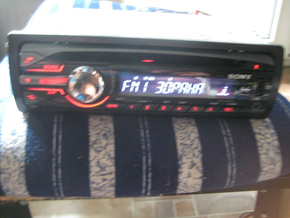 Продавам Sony CDX-GT450U 52WХ4
