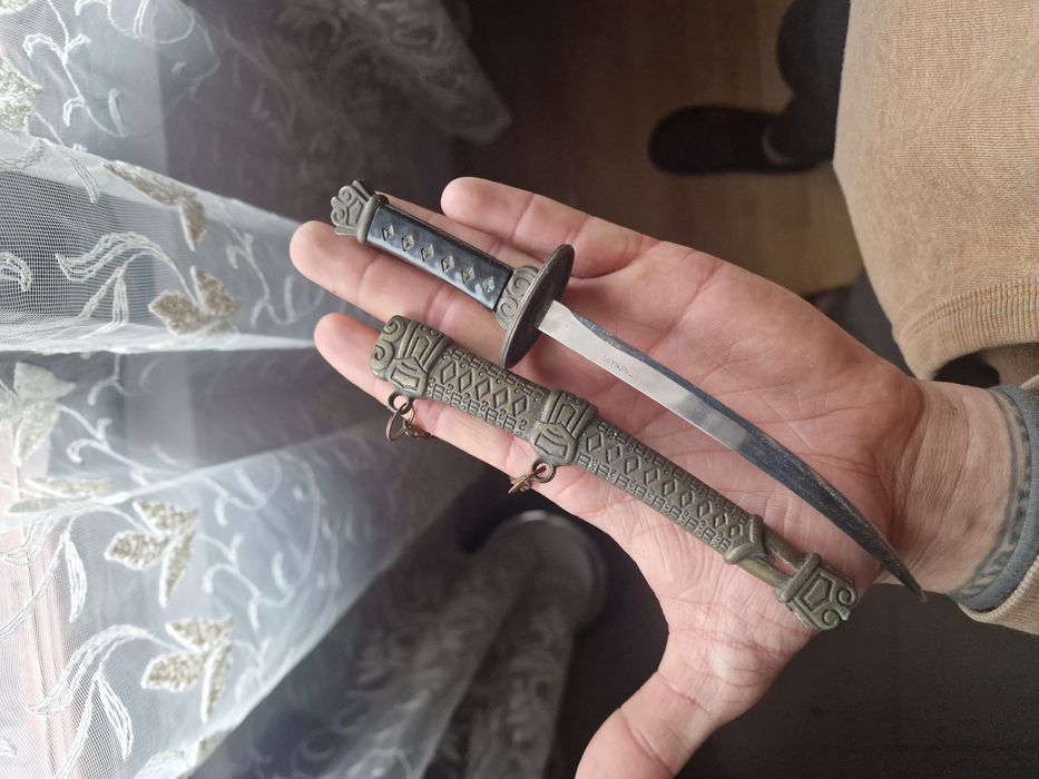 Katana în miniatura (antichitate)