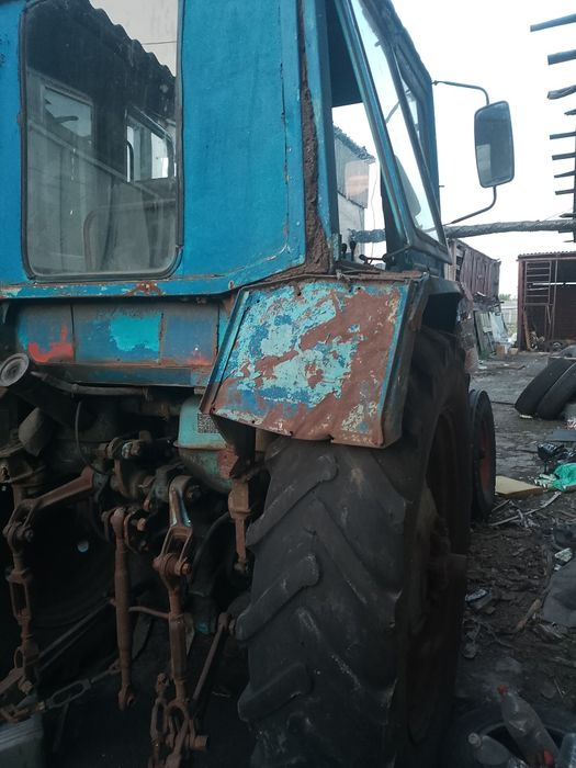 Продам Беларус на полном ходу нет капота