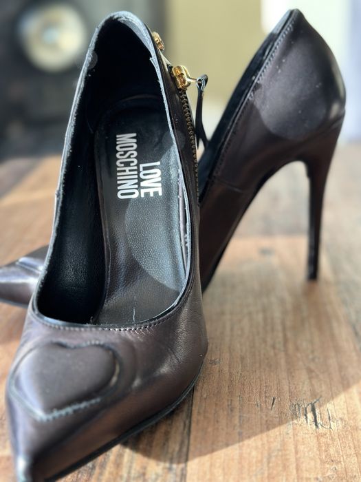 Обувки с ток Love Moschino