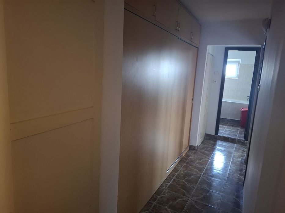 Vand apartament 3 camere, fond nou, strada Gheorghe Doja