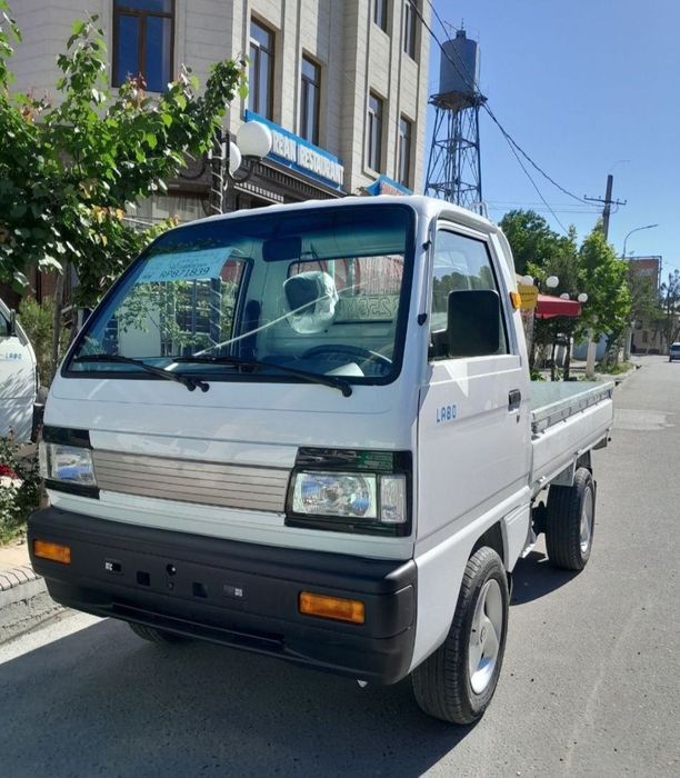 Barcha turdagi labo mashinalar bor.