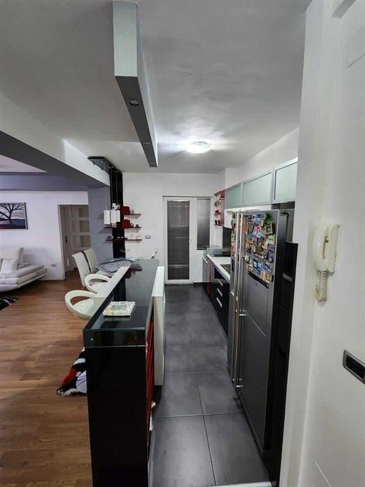 Дава се под наем Тристаен апартамент в София, Зона Б-18 - 100 кв.м за 714 € - Снимка #3