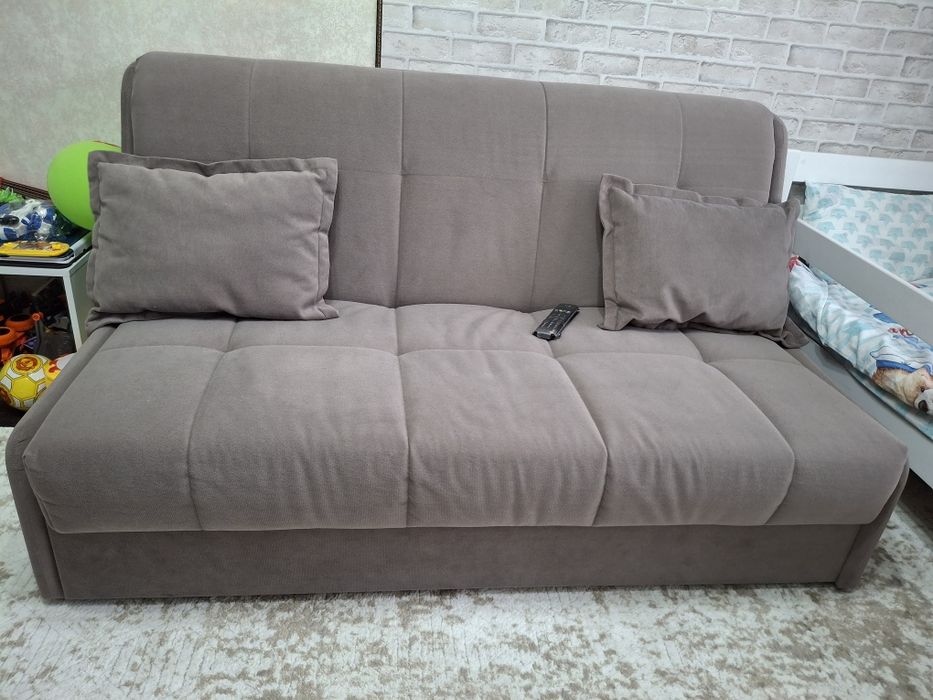 Продам диван Амадей