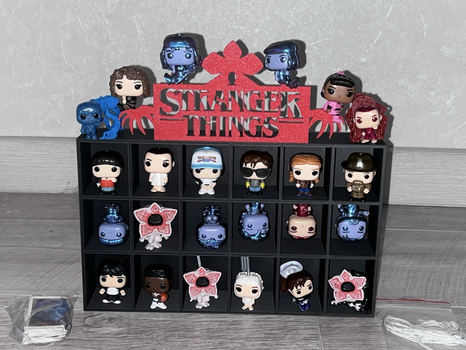 Коллекция kinder joy «Очень странные дела»