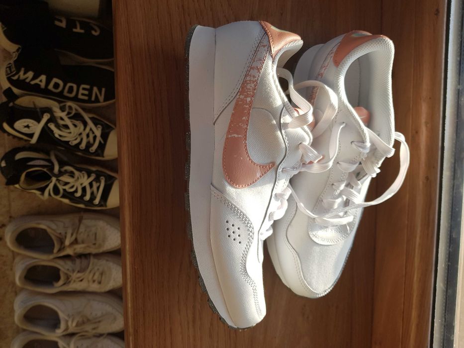 Дамски маратонки NIKE