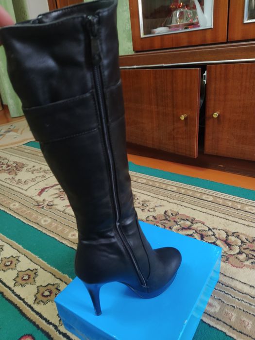 Продам зимнюю сапоги