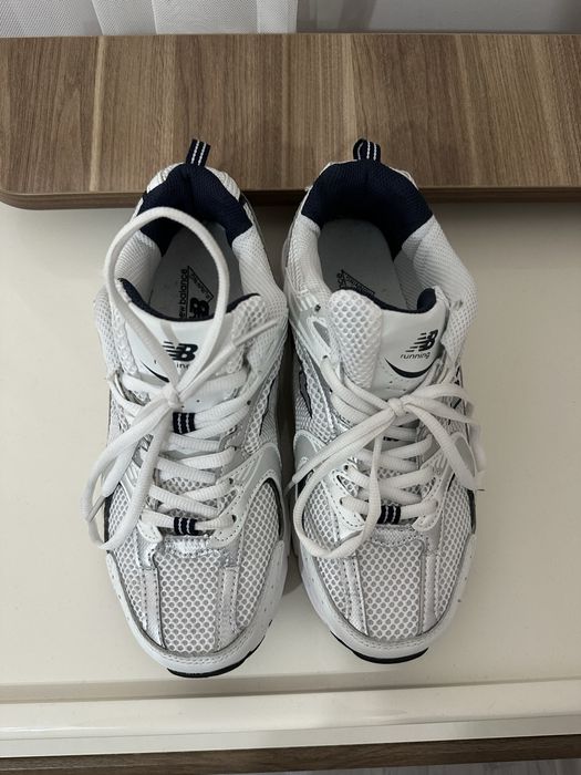 Кроссовки срочно продам