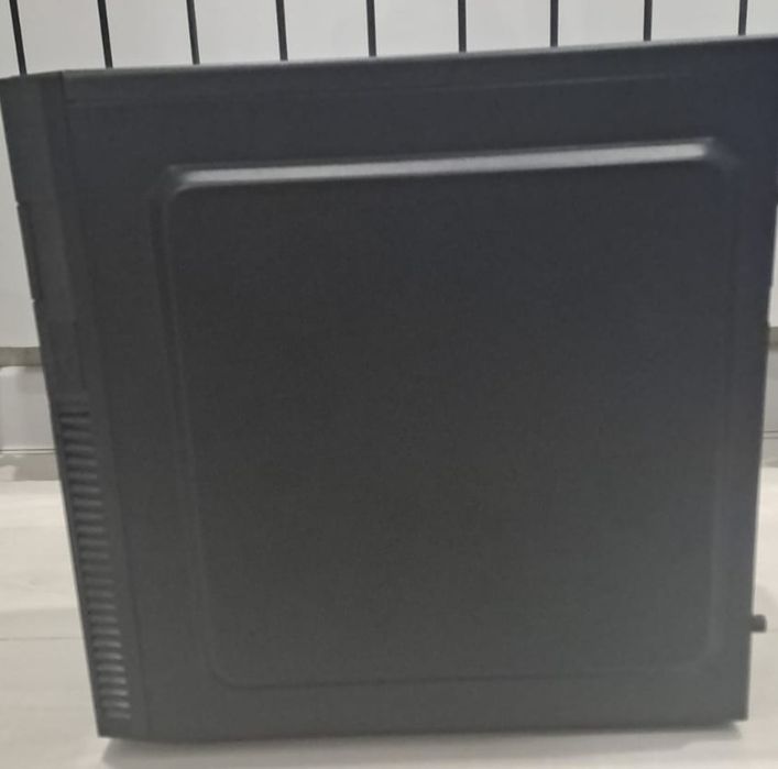 Продам корпус aerocool cs 105