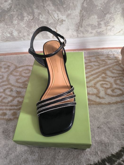 Босоножки женские