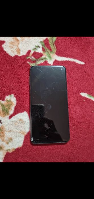 Samsung s10e de 128 GB și 6 GB ram