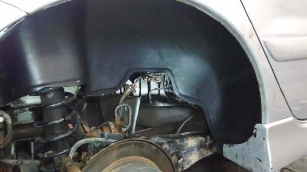 подкрылки Mitsubishi: Colt Lancer