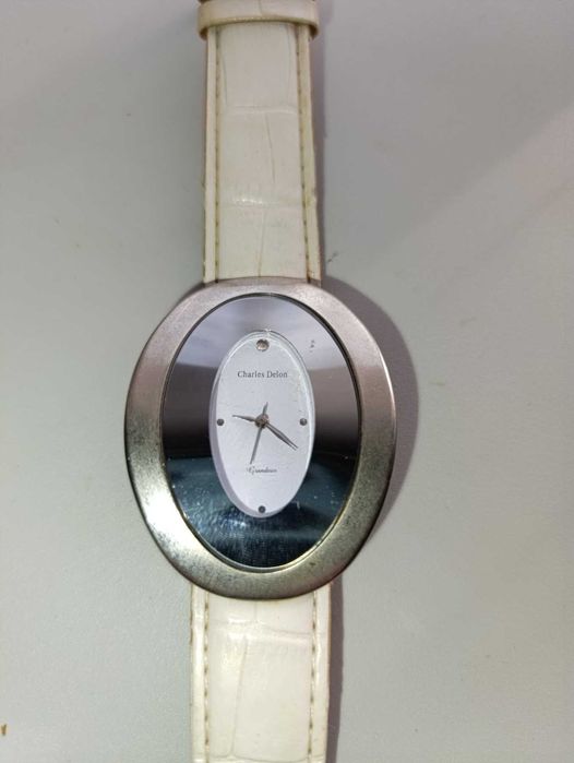 Продавам 2 женски часовници - Charles Delon и Burgi